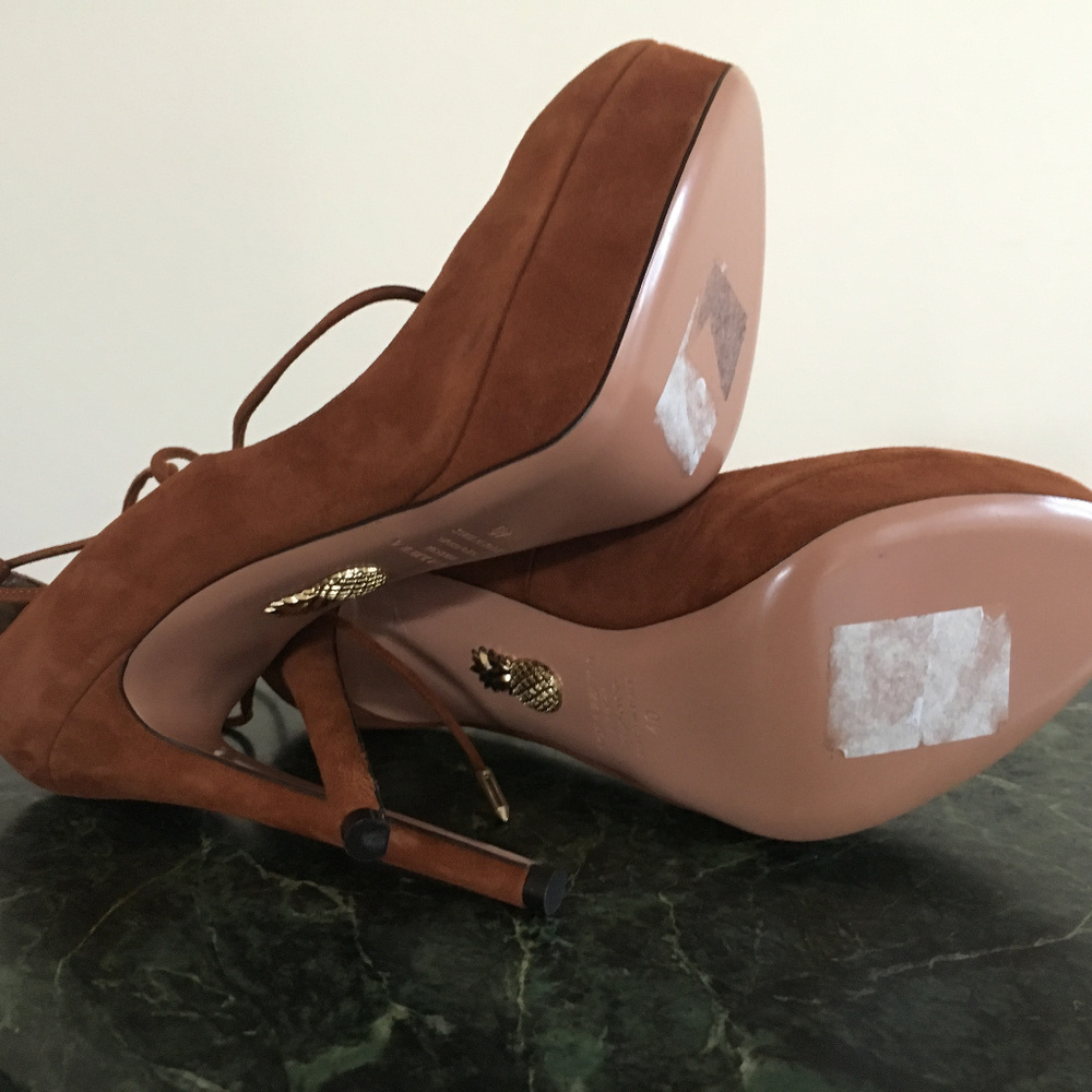 Dancer Plateau Suede Platform Pumps - Picture 2 of 7